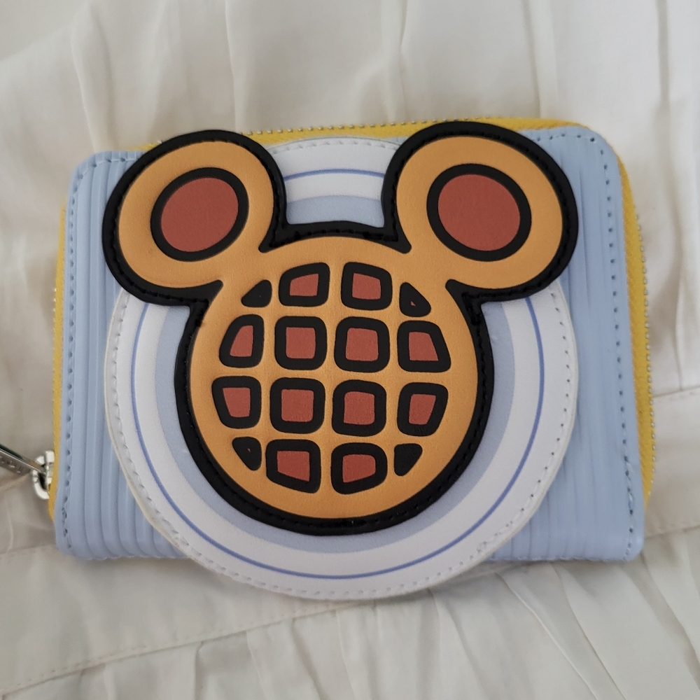 NWT Loungefly Waffle Scented Disney Mickey Mouse Backpack and Matching Wallet - Picture 2 of 16